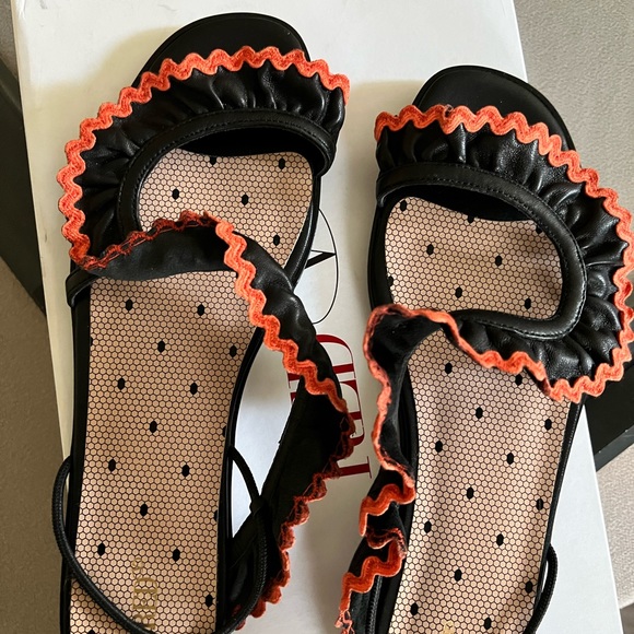 New sandals - Picture 2 of 4